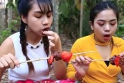 娱乐吃瓜酱真正相爱的人,揭秘娱乐吃瓜酱的甜蜜人生